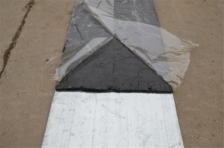 鋼板膩子橡膠止水帶.jpg 鋼板膩子橡膠止水帶.jpg