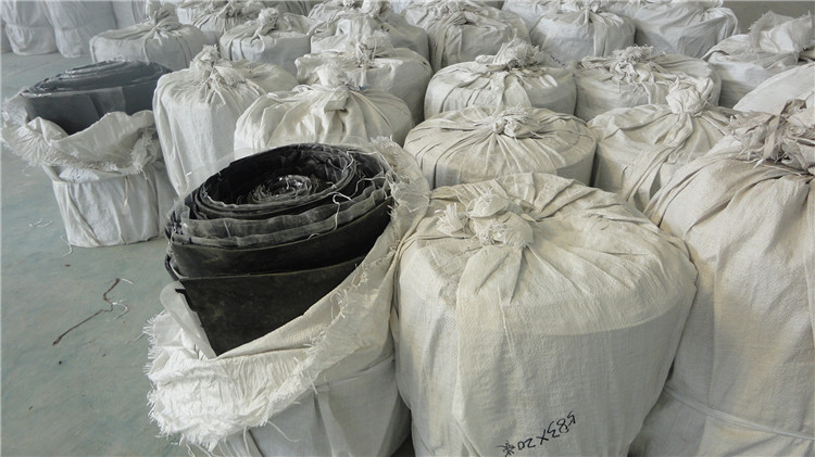 GB(SR)三元乙丙橡膠防滲蓋板.jpg GB(SR)三元乙丙橡膠防滲蓋板.jpg